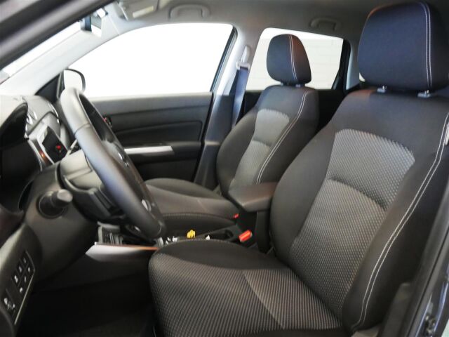Suzuki Vitara 2026 1,4 BOOSTERJET 48V HYBRID 4WD GL+ 6AT / 2 x renkaat / Vetokoukku / Lämpöpaketti /
