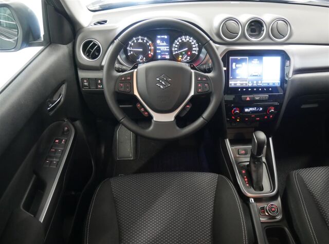 Suzuki Vitara 2026 1,4 BOOSTERJET 48V HYBRID 4WD GL+ 6AT / 2 x renkaat / Vetokoukku / Lämpöpaketti /