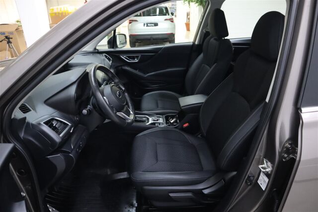 SUBARU Forester 2023 2,0i e-Boxer Base CVT