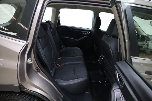 SUBARU Forester 2023 2,0i e-Boxer Base CVT