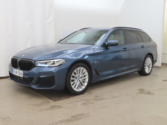 BMW 530 2023 G31 Touring 530e xDrive A Charged Edition M Sport Plug-In Hybrid