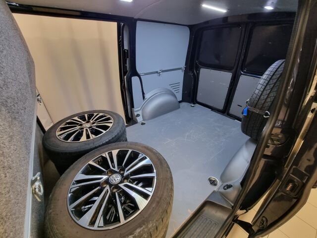 VOLKSWAGEN Transporter 2022 umpipakettiauto 2,0 TDI 150 kW 4Motion DSG