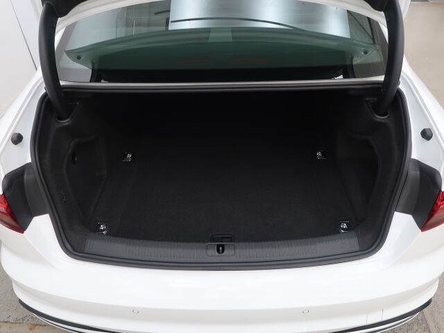 Audi A4 2023 Sedan Business Advanced 40 TFSI 150kW MHEV quattro S tronic
