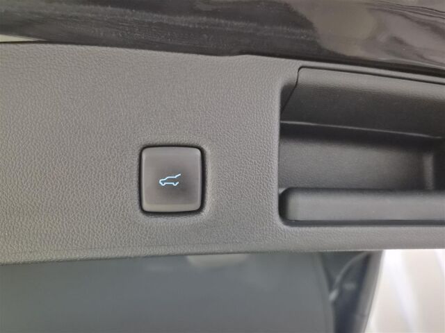 FORD Kuga 2023 2,5 Ladattava hybridi (PHEV) 225hv CVT FWD Vignale 5-ovinen