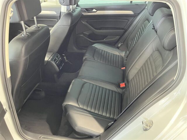 VOLKSWAGEN Passat 2017 Variant Highline 2,0 TDI 140 kW (190 hv) 4MOTION DSG-aut. / R-Line / ACC / Koukku / Todella hieno!
