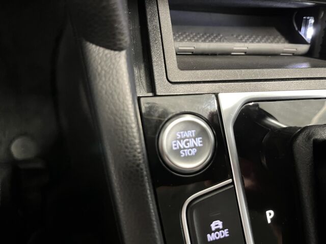 VOLKSWAGEN Passat 2017 Variant Highline 2,0 TDI 140 kW (190 hv) 4MOTION DSG-aut. / R-Line / ACC / Koukku / Todella hieno!