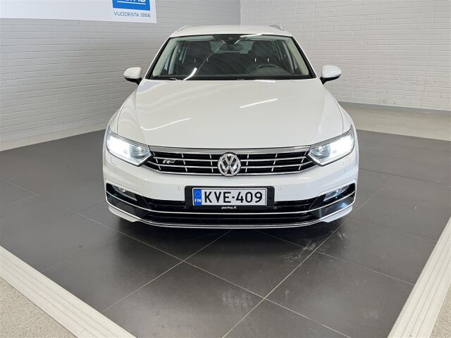VOLKSWAGEN Passat 2017 Variant Highline 2,0 TDI 140 kW (190 hv) 4MOTION DSG-aut. / R-Line / ACC / Koukku / Todella hieno!