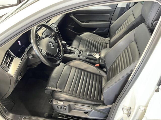 VOLKSWAGEN Passat 2017 Variant Highline 2,0 TDI 140 kW (190 hv) 4MOTION DSG-aut. / R-Line / ACC / Koukku / Todella hieno!