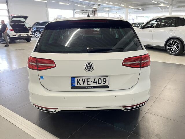 VOLKSWAGEN Passat 2017 Variant Highline 2,0 TDI 140 kW (190 hv) 4MOTION DSG-aut. / R-Line / ACC / Koukku / Todella hieno!