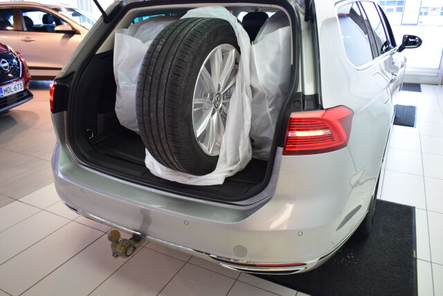 VOLKSWAGEN Passat 2017 Variant GTE Plug-In Hybrid 160 kW (218 hv) DSG-automaatti* Webasto ym*