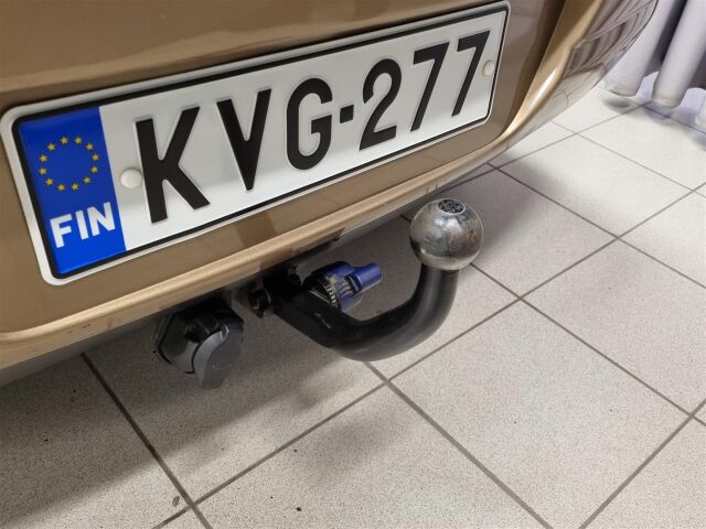 NISSAN Tiida 2008 1,6 Visia 5MT 5-ov.