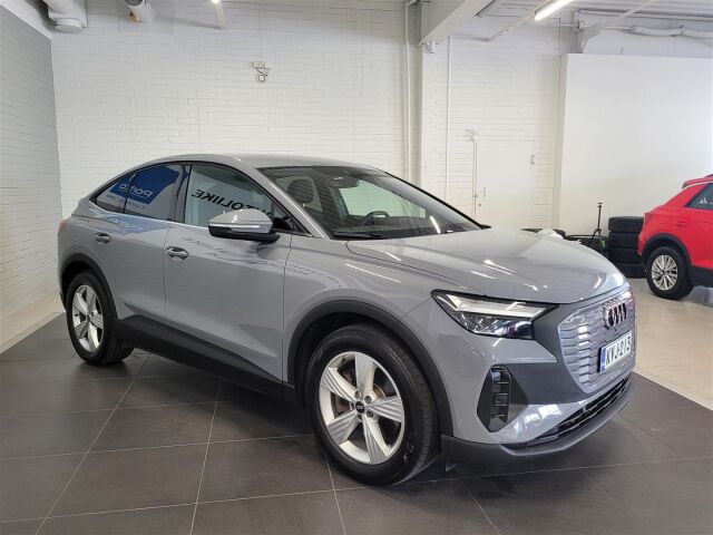 AUDI Q4 e-tron 2023 40 e-tron Sportback | 1 x omistaja | Vetokoukku | Suomi auto! TAKUU!