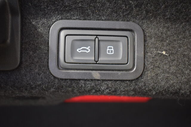 AUDI A6 2023 Sedan Progress S line 55 TFSI e quattro S tronic* Huippuvarusteet*