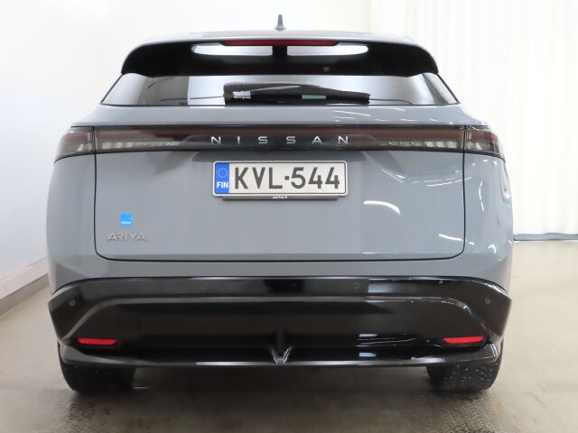 Nissan Ariya 2023 63kWh Advance 2WD