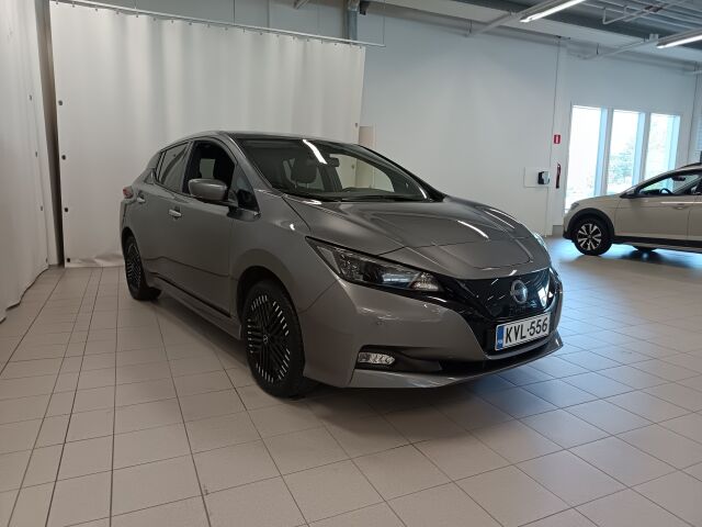 NISSAN Leaf 2023 e+ N-Connecta MY22 59 kWh LED FI**HIIPPAILE SÄHKÖLLÄ ETEENPÄIN**