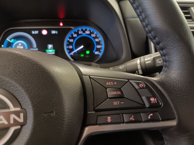 NISSAN Leaf 2023 e+ N-Connecta MY22 59 kWh LED FI**HIIPPAILE SÄHKÖLLÄ ETEENPÄIN**