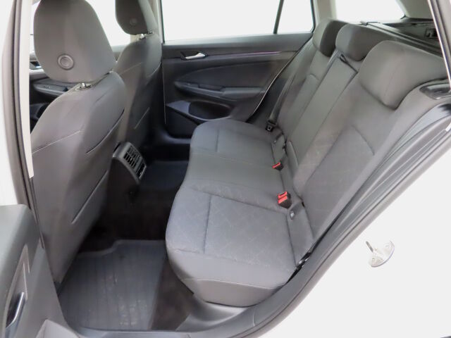 Volkswagen Golf 2023 Variant Comfort Business 1,0 eTSI (MHEV) 81 kW DSG-automaatti