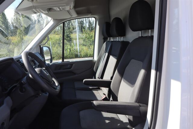 VOLKSWAGEN Crafter 2023 35 umpipakettiauto 2,0 TDI 130 kW 4Motion 8at, 4490