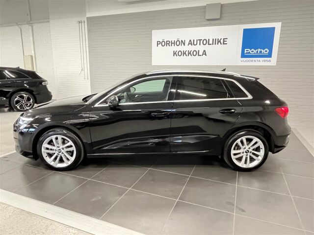AUDI A3 2022 Sportback Business 40 TFSI e 150kW S tronic (MY23), NAVI, ADAPT.VAKKARI, TAKUU!
