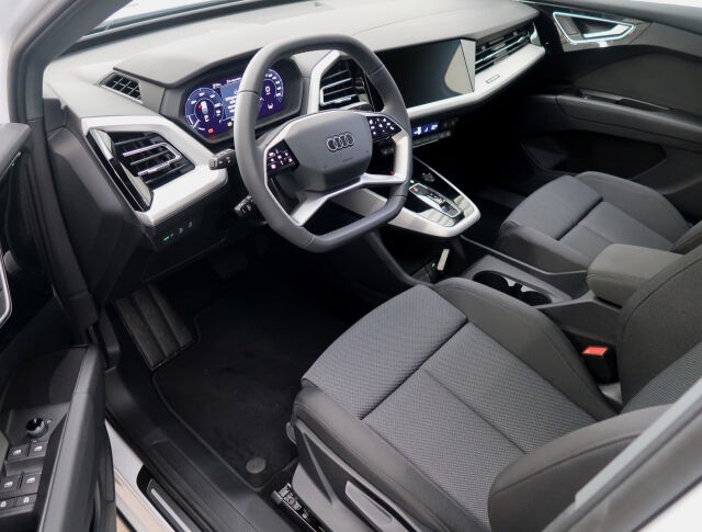Audi Q4 e-tron 2025 SUV 45 e-tron Land of quattro Plus