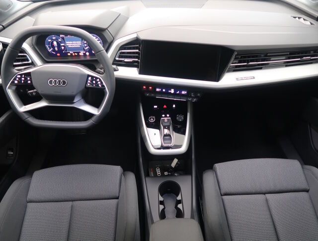 Audi Q4 e-tron 2025 SUV 45 e-tron Land of quattro Plus