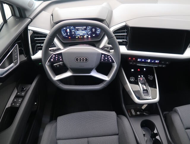 Audi Q4 e-tron 2025 SUV 45 e-tron Land of quattro Plus