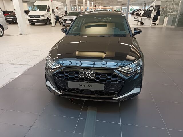 Audi A3 2025 Sportback TFSI 110 kW Plus. Nyt 3 vuoden jatkoturva veloituksetta.