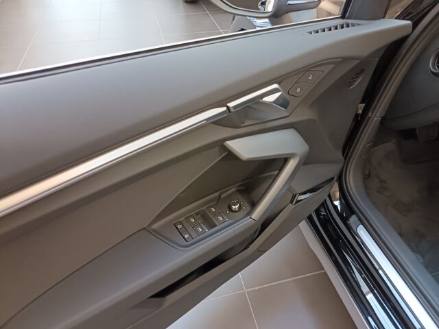 Audi A3 2025 Sportback TFSI 110 kW Plus. Nyt 3 vuoden jatkoturva veloituksetta.