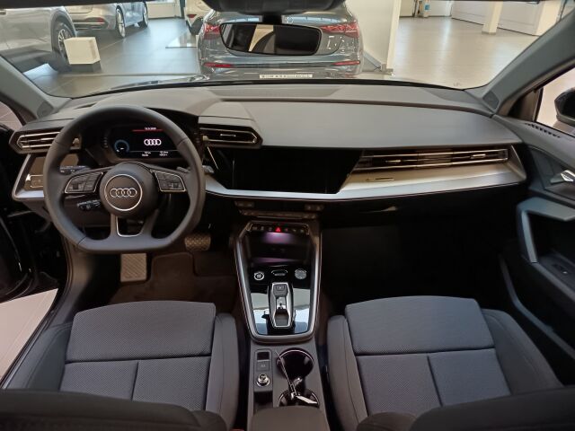 Audi A3 2025 Sportback TFSI 110 kW Plus. Nyt 3 vuoden jatkoturva veloituksetta.