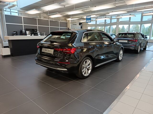 Audi A3 2025 Sportback TFSI 110 kW Plus. Nyt 3 vuoden jatkoturva veloituksetta.