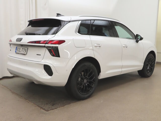 Audi Q3 2025 TFSI quattro 150 kW: Puhdas bensiini neliveto viiden vuoden tehdastakuulla!