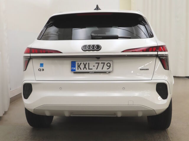 Audi Q3 2025 TFSI quattro 150 kW: Puhdas bensiini neliveto viiden vuoden tehdastakuulla!