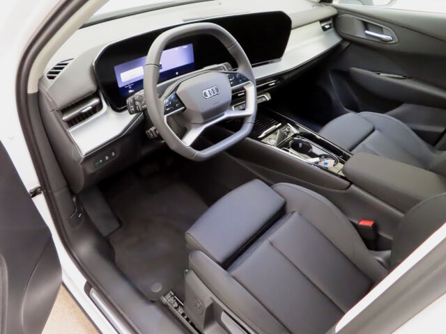 Audi Q3 2025 TFSI quattro 150 kW: Puhdas bensiini neliveto viiden vuoden tehdastakuulla!