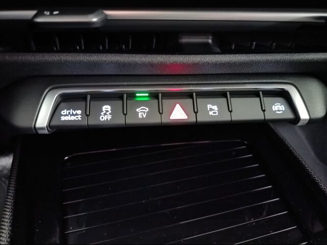 Audi Q3 2026 e-hybrid 200 kW, jatkoturva 3 vuotta / 150.000 km veloituksetta