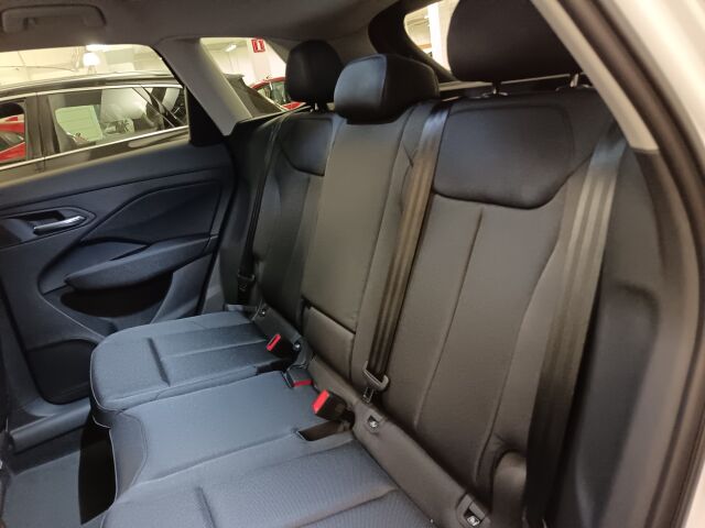 Audi Q3 2026 e-hybrid 200 kW, jatkoturva 3 vuotta / 150.000 km veloituksetta