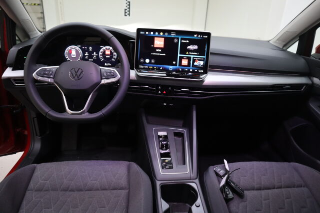 Volkswagen Golf 2025 Variant Comfort Edition 1,5 eTSI 85 kW (MHEV) DSG-automaatti