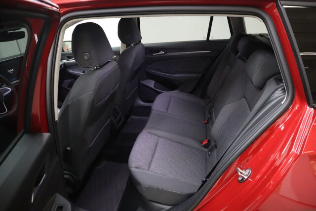 Volkswagen Golf 2025 Variant Comfort Edition 1,5 eTSI 85 kW (MHEV) DSG-automaatti