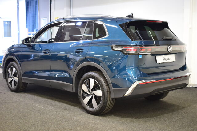 Volkswagen Tiguan 2025 Elegance 75-v Juhlamalli eHybrid 150 kW DSG-automaatti * Talvirenkaat 750;- *
