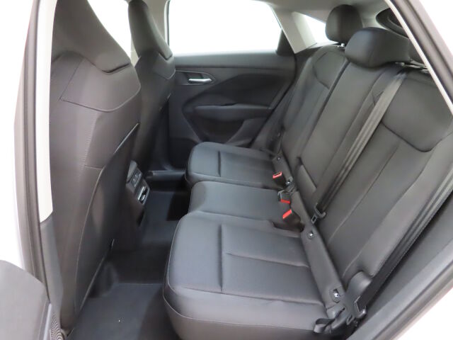 Audi Q3 2026 Sportback e-hybrid 200 kW: Tehdastakuu viisi vuotta/100 000km.