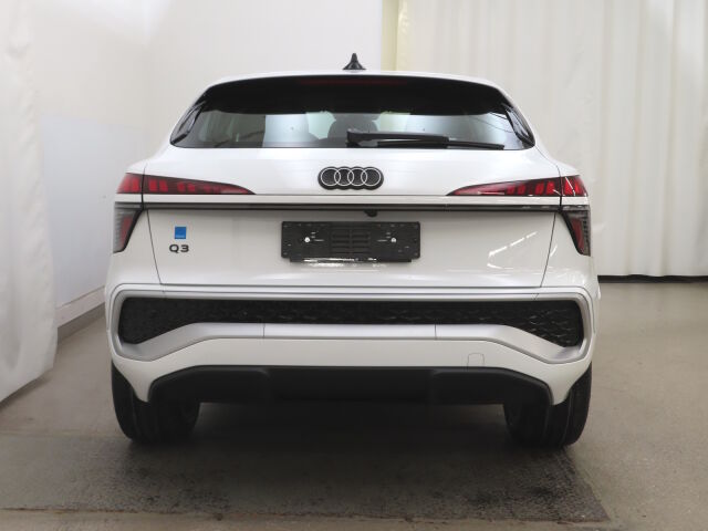 Audi Q3 2026 Sportback e-hybrid 200 kW: Tehdastakuu viisi vuotta/100 000km.