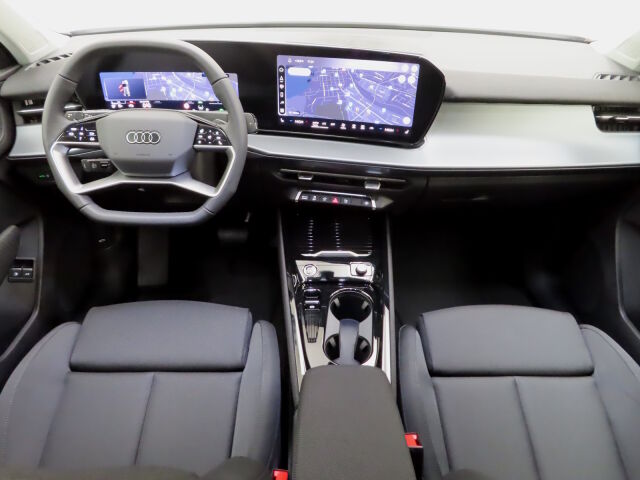 Audi Q3 2026 Sportback e-hybrid 200 kW: Tehdastakuu viisi vuotta/100 000km.