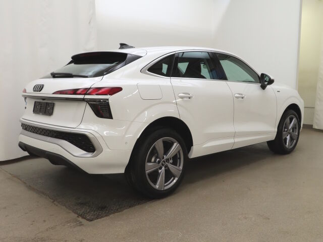 Audi Q3 2026 Sportback e-hybrid 200 kW: Tehdastakuu viisi vuotta/100 000km.