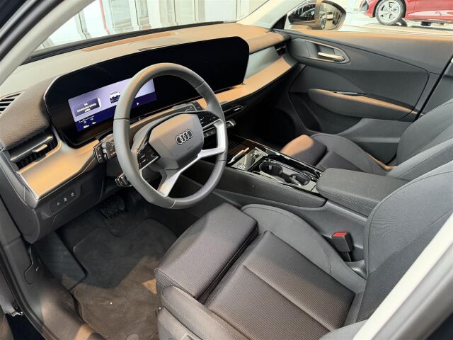 Audi Q3 2026 Sportback e-hybrid 200 kW | Tehdastakuu 5v / 100tkm |