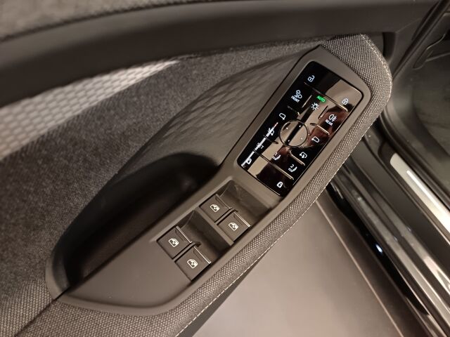 Audi A6 2026 Avant e-hybrid quattro 220 kW, Jatkoturva 3 v. / 150.000km joten viisivuotta huoletonta ajoa.