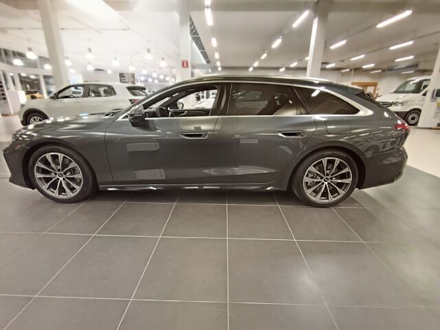 Audi A6 2026 Avant e-hybrid quattro 220 kW, Jatkoturva 3 v. / 150.000km joten viisivuotta huoletonta ajoa.