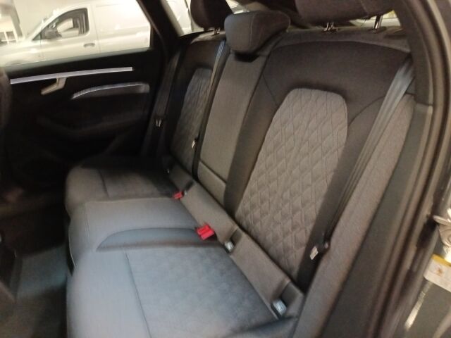 Audi A6 2026 Avant e-hybrid quattro 220 kW, Jatkoturva 3 v. / 150.000km joten viisivuotta huoletonta ajoa.