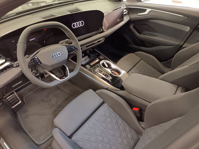 Audi A6 2026 Avant e-hybrid quattro 220 kW, Jatkoturva 3 v. / 150.000km joten viisivuotta huoletonta ajoa.