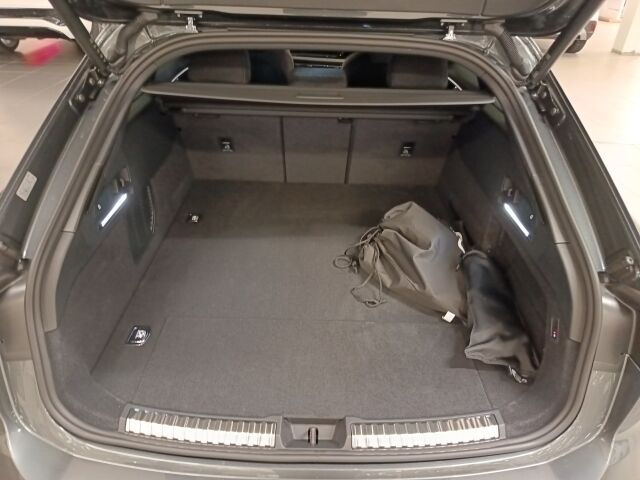 Audi A6 2026 Avant e-hybrid quattro 220 kW, Jatkoturva 3 v. / 150.000km joten viisivuotta huoletonta ajoa.