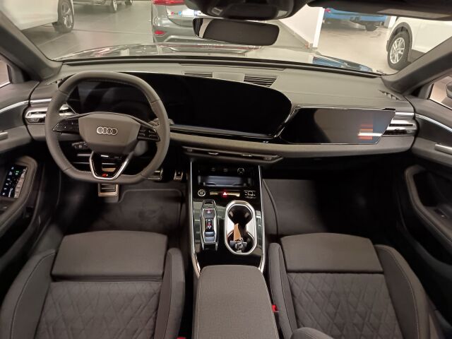 Audi A6 2026 Avant e-hybrid quattro 220 kW, Jatkoturva 3 v. / 150.000km joten viisivuotta huoletonta ajoa.