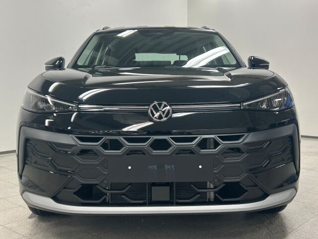 Volkswagen T-Roc 2026 Comfort 1,5 eTSI 85 kW (MHEV) DSG-automaatti talvirenkailla ja lämmittimellä